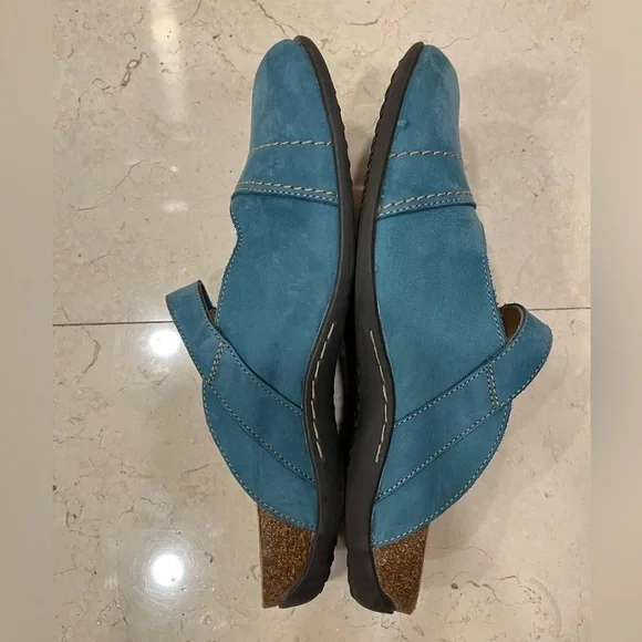 Vionic Blue Mules with Suede Upper and Contoured Footbed - Picture 2 of 5